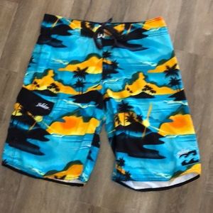 Great billabong swimming trunks. Size 34